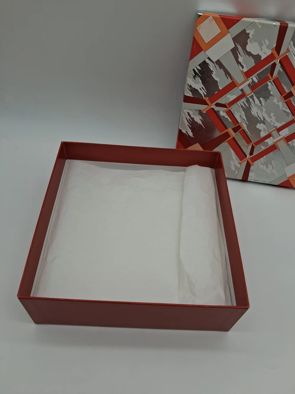 HERMÈS Paris Perspective Cassandre Illustrated Carré Presentation Box Cushion